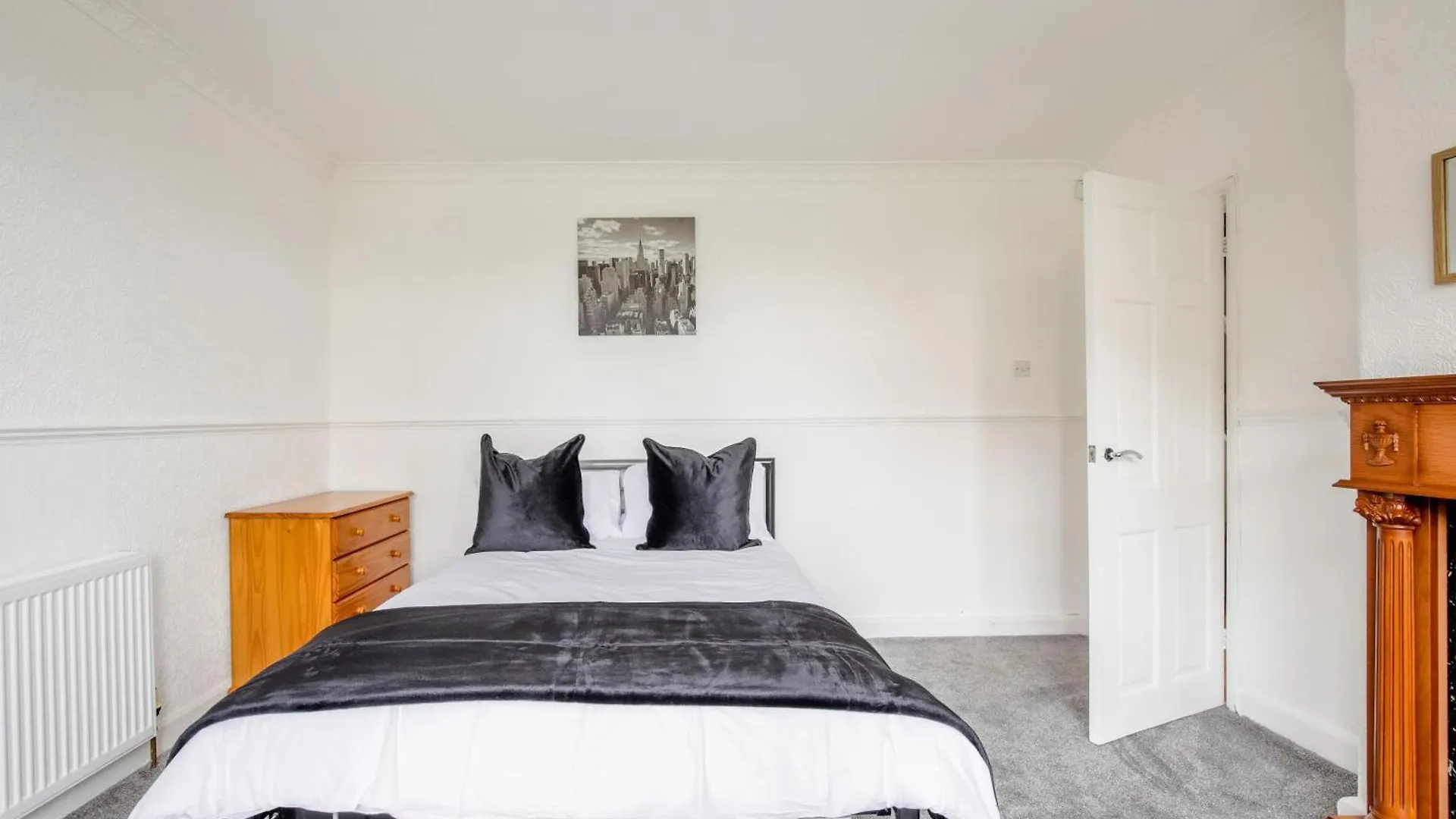 Holiday home 5-Bedroom Home In Trendy Dibsbury Area Manchester With Parking