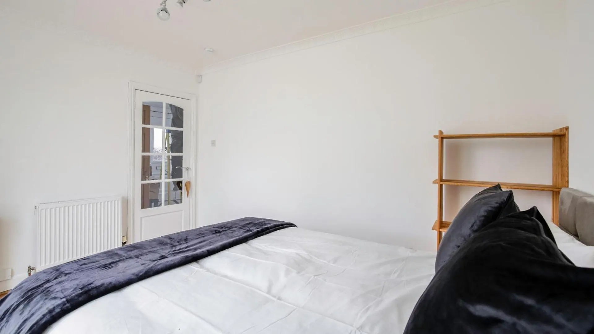 Holiday home 5-Bedroom Home In Trendy Dibsbury Area Manchester With Parking