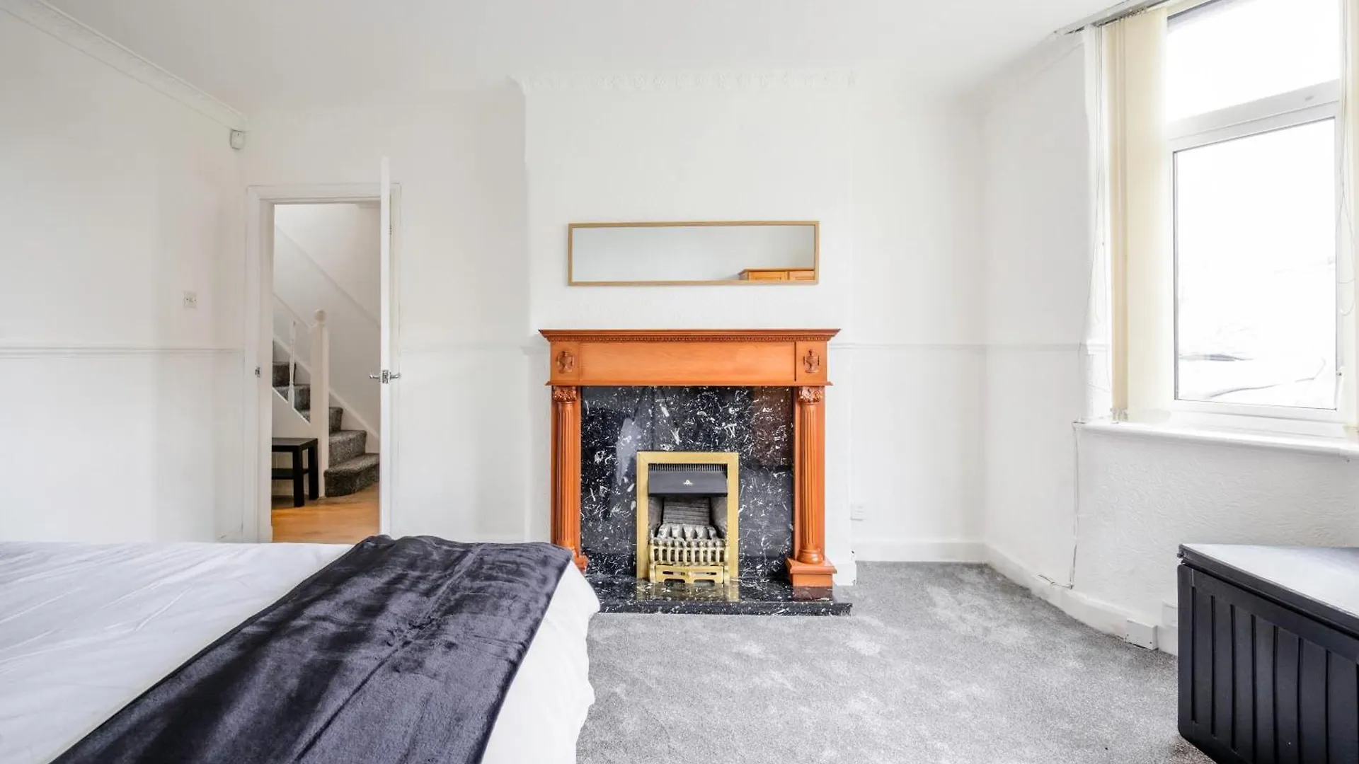 5-Bedroom Home In Trendy Dibsbury Area Manchester With Parking contacts