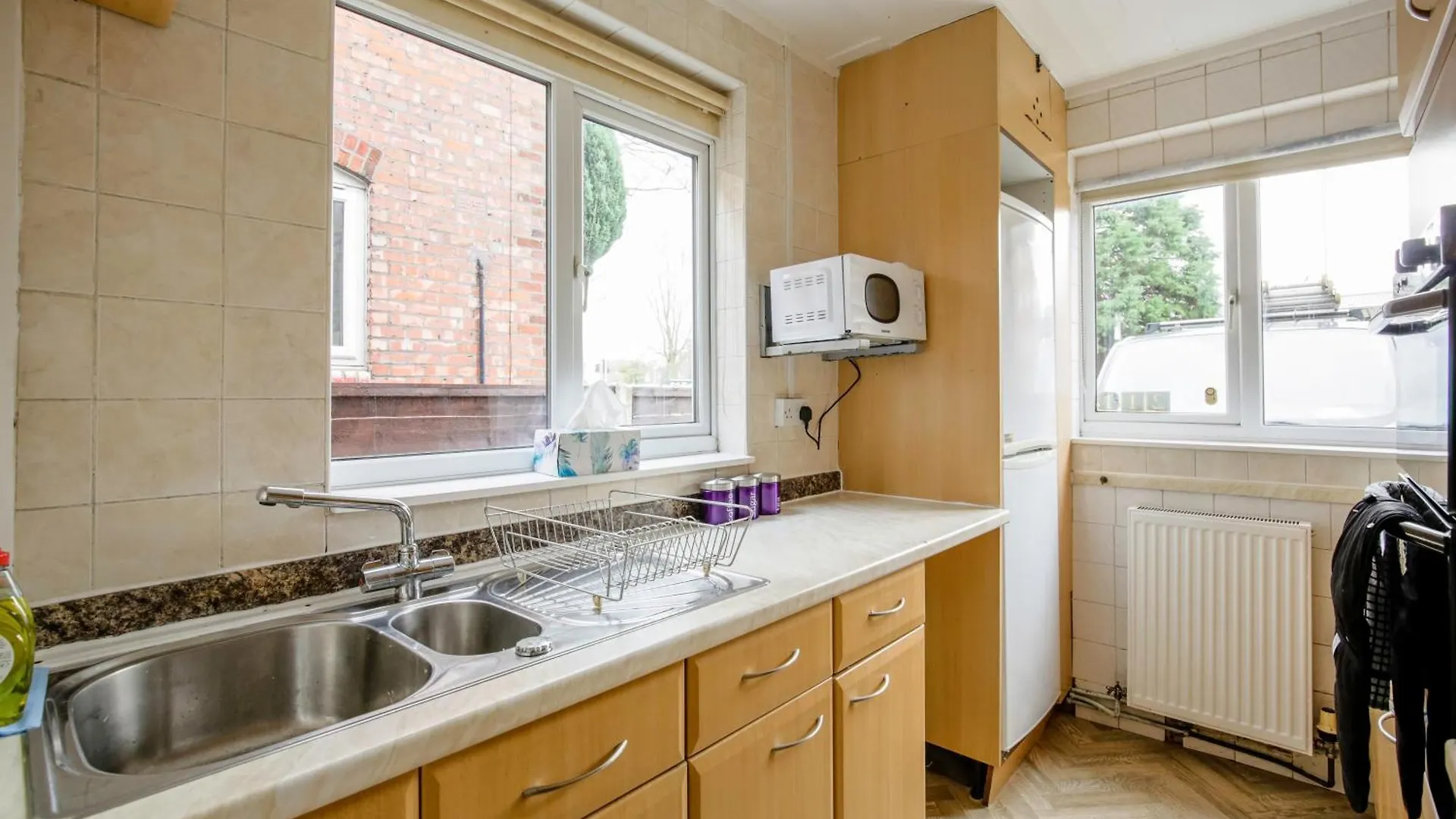 5-Bedroom Home In Trendy Dibsbury Area Manchester With Parking 0*,